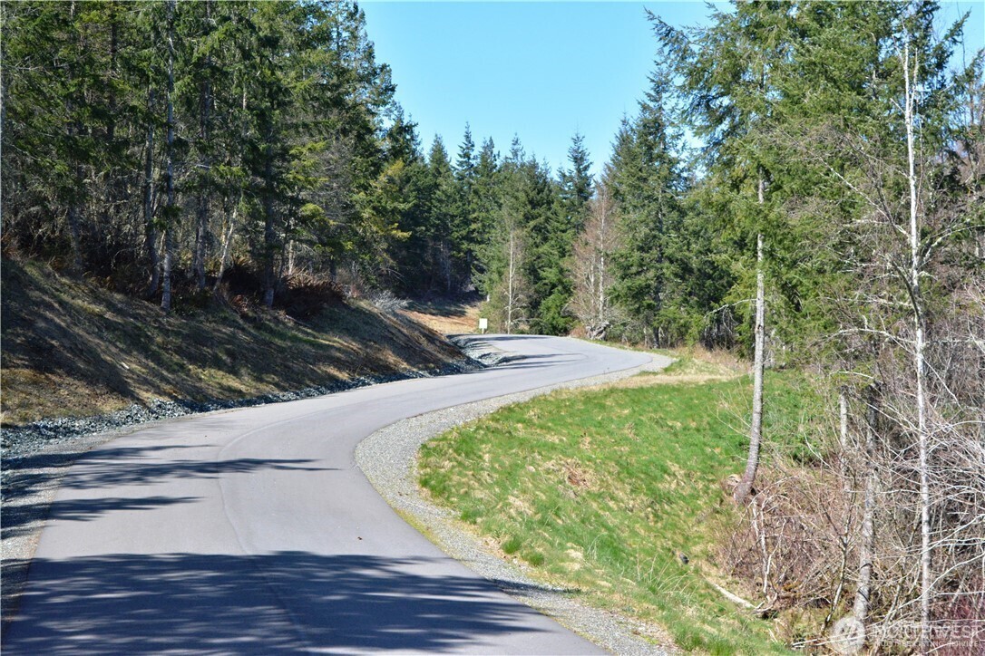 8 Academy Highlands Property Photo 12