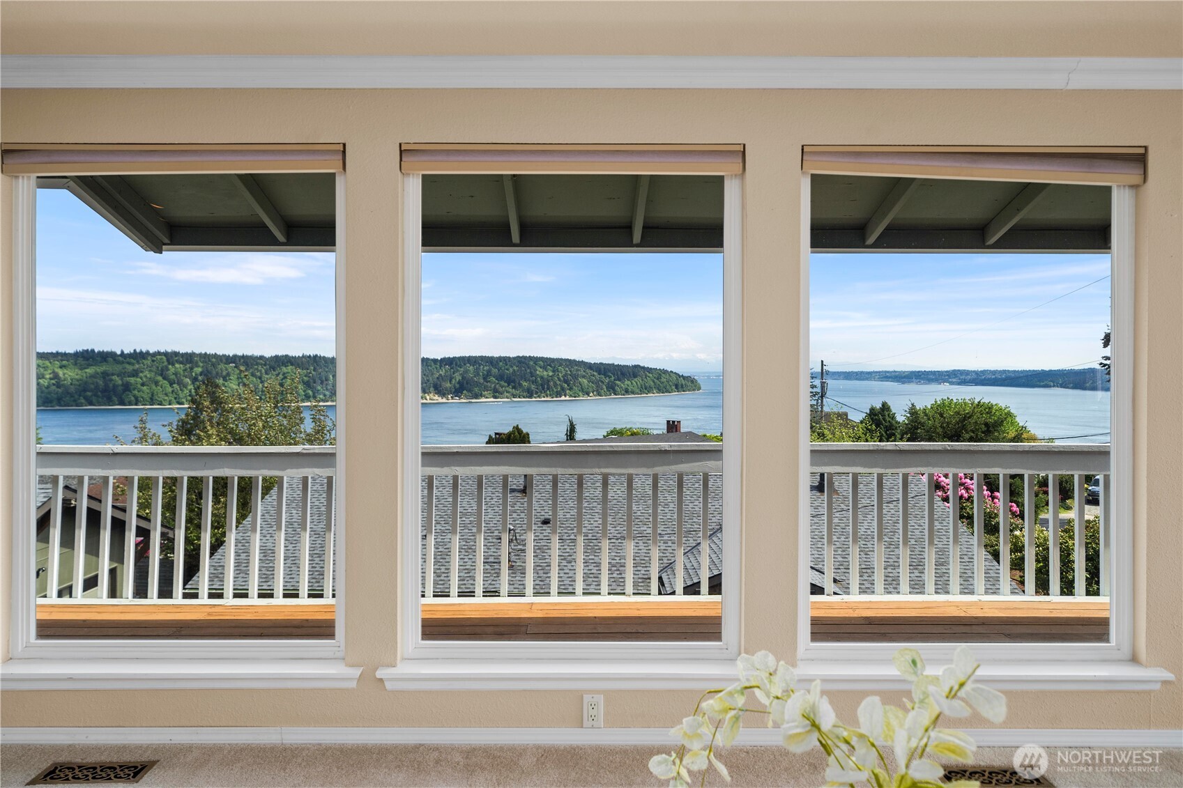 1319 Madrona Way Property Photo 5