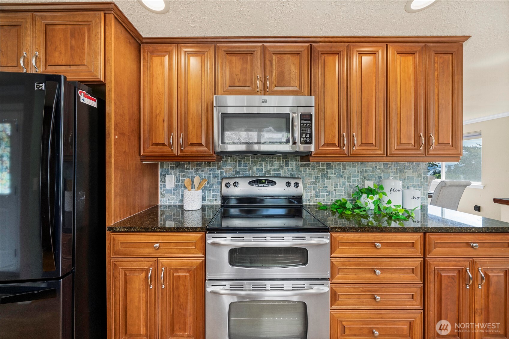 1319 Madrona Way Property Photo 10