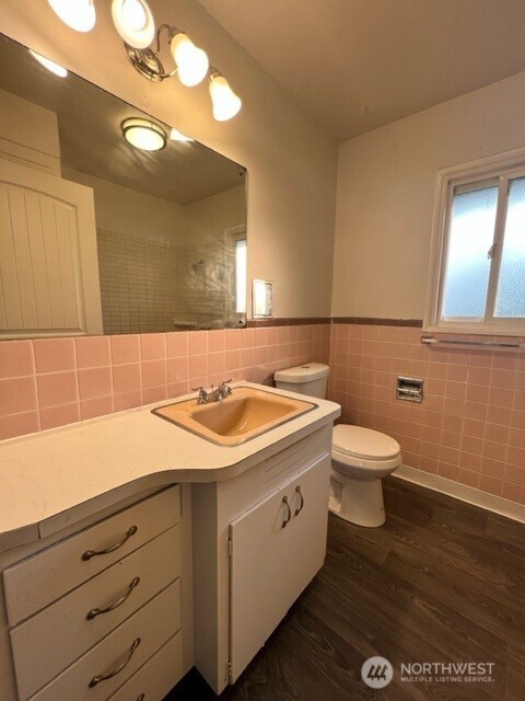 919 & 9191/2 W Heron Street Property Photo 12