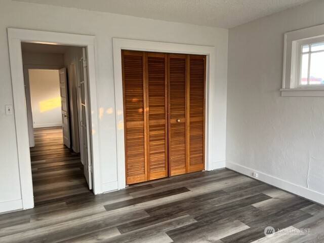 919 & 9191/2 W Heron Street Property Photo 15