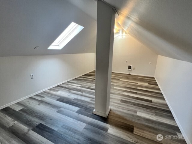 919 & 9191/2 W Heron Street Property Photo 18