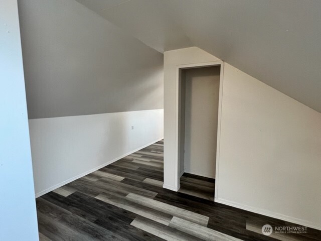 919 & 9191/2 W Heron Street Property Photo 19