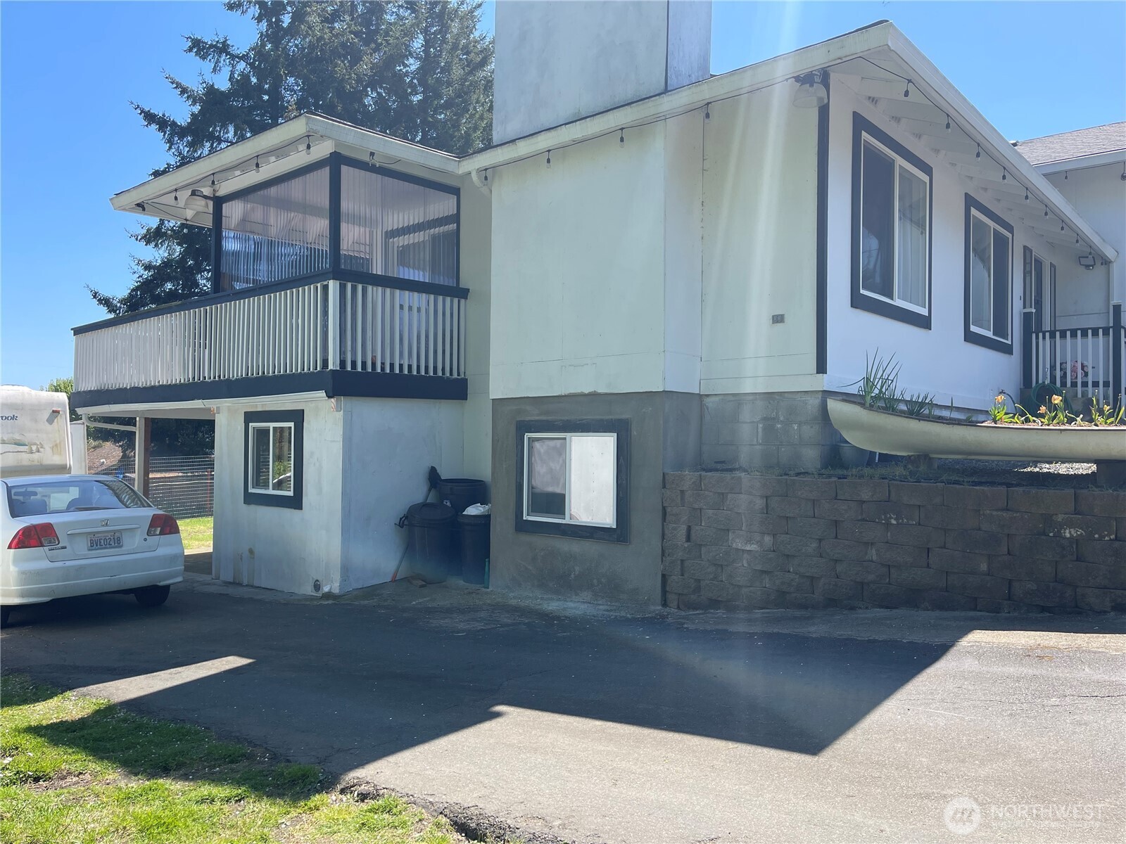 1017 Ballentine Street Property Photo 4