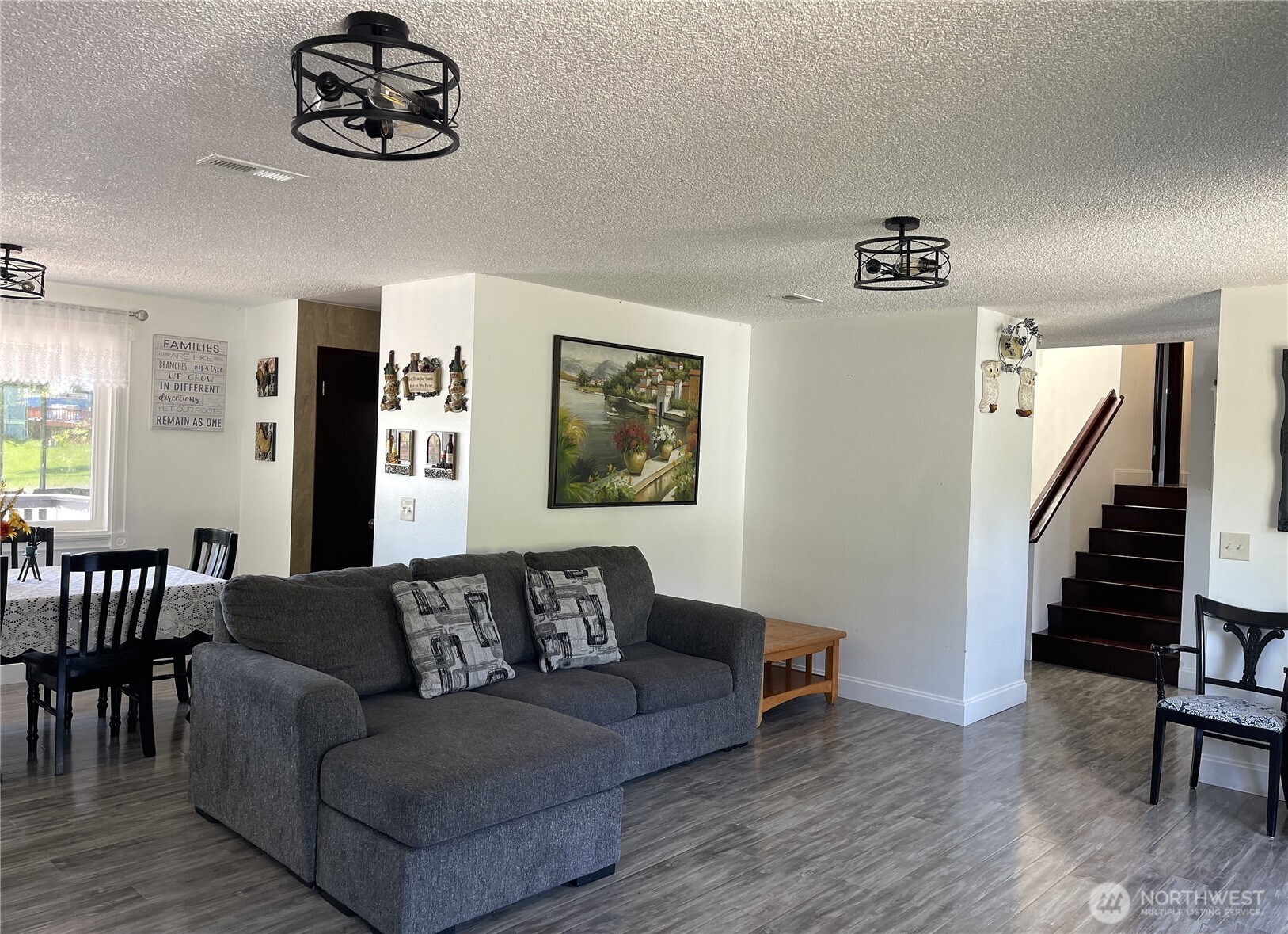 1017 Ballentine Street Property Photo 11