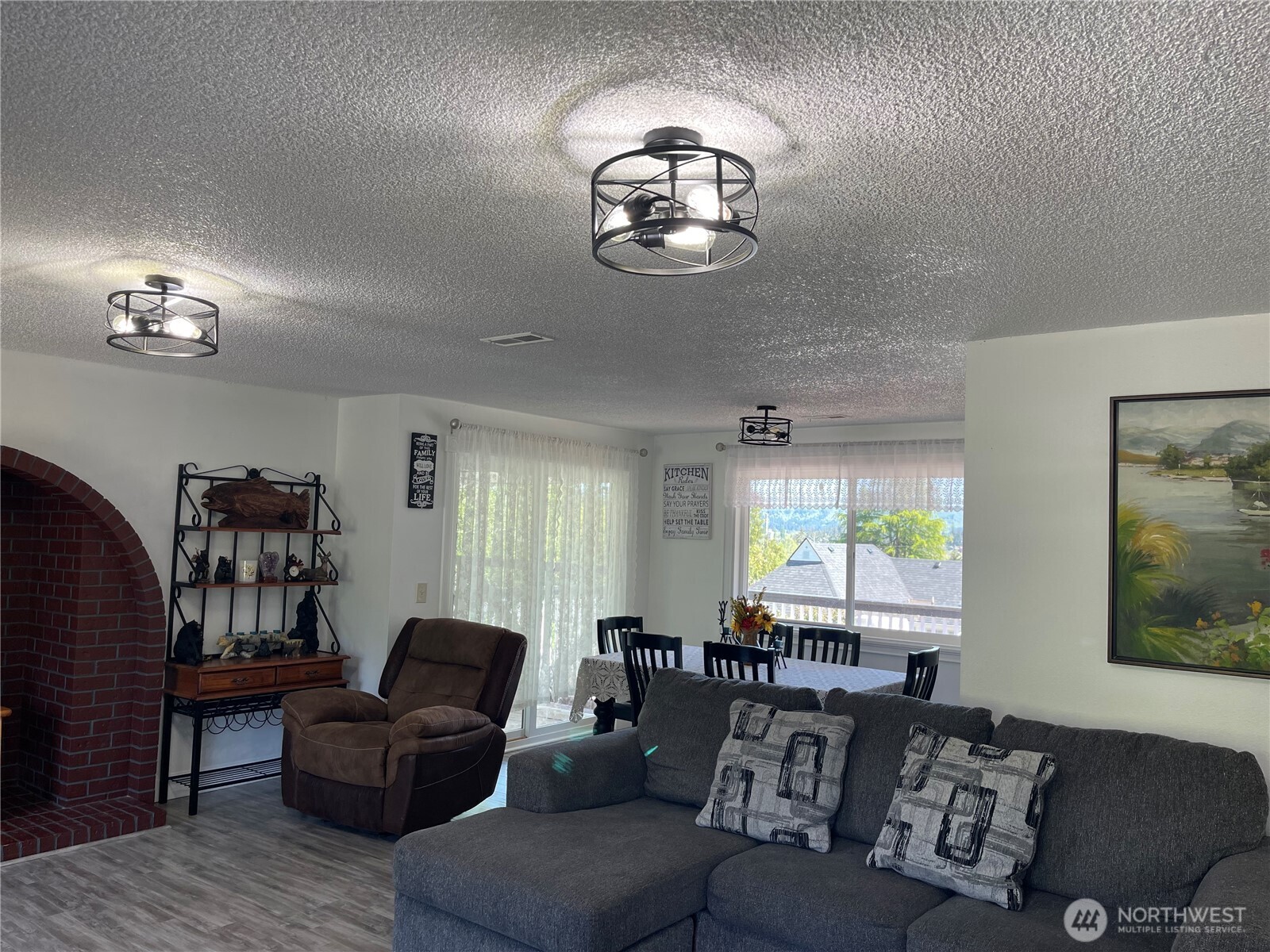 1017 Ballentine Street Property Photo 12