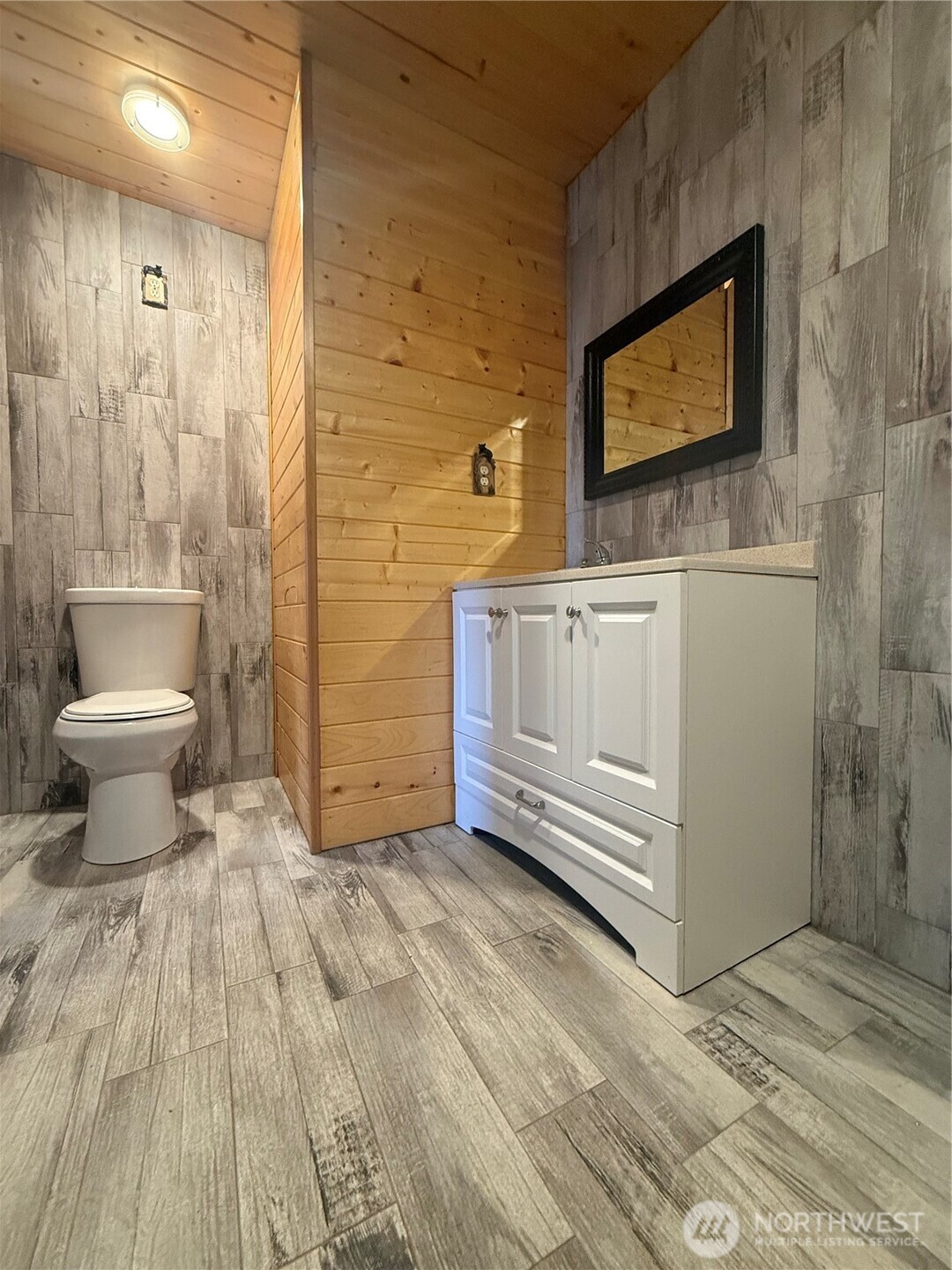 1017 Ballentine Street Property Photo 22