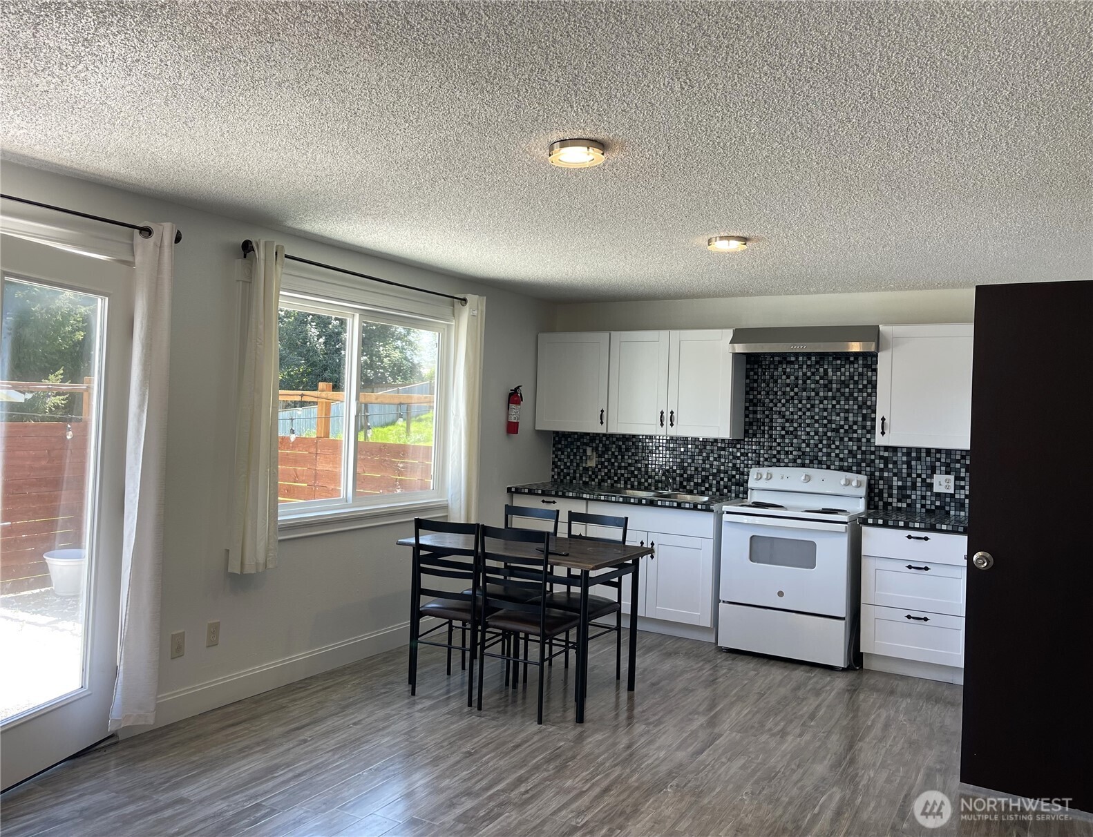 1017 Ballentine Street Property Photo 28