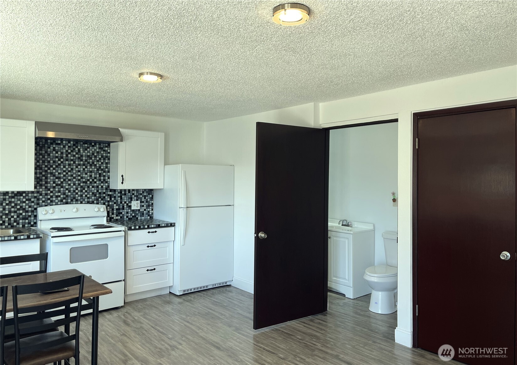 1017 Ballentine Street Property Photo 29