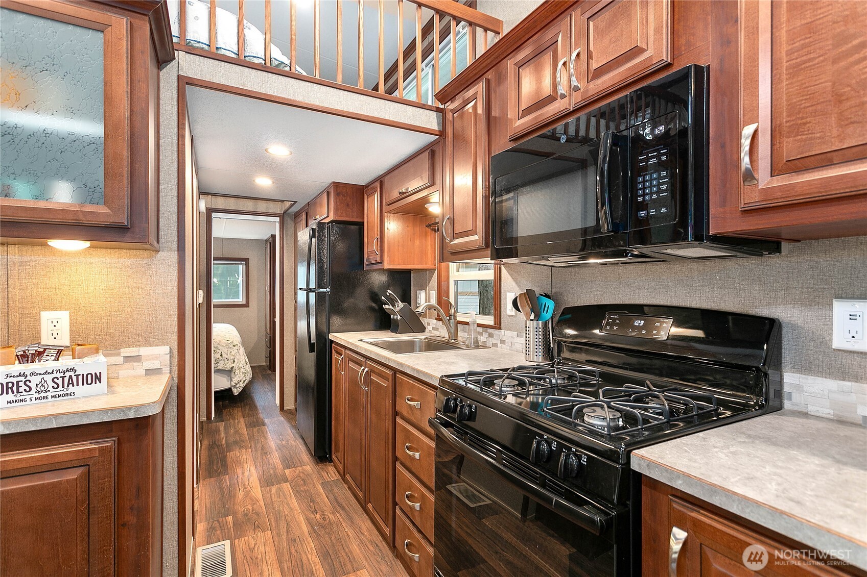 990 S Lake Whatcom Blvd 9 Property Photo 12