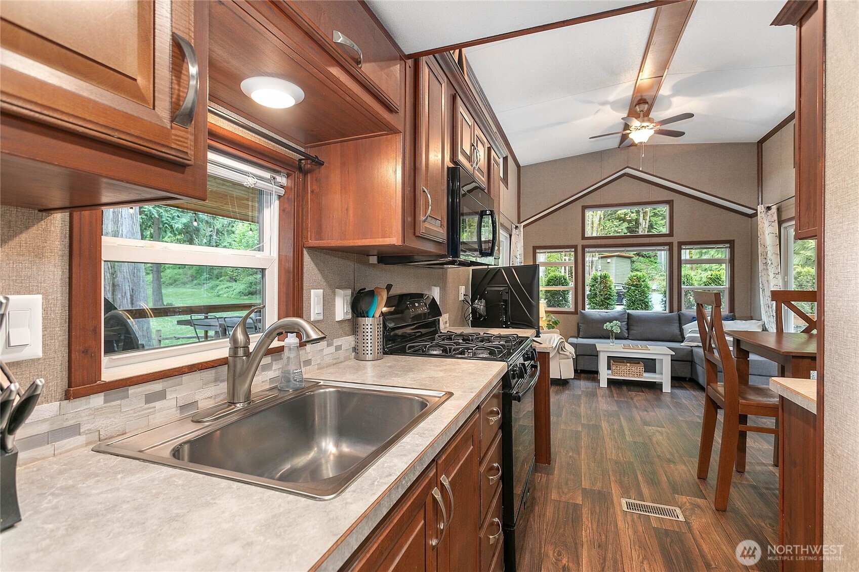 990 S Lake Whatcom Blvd 9 Property Photo 13