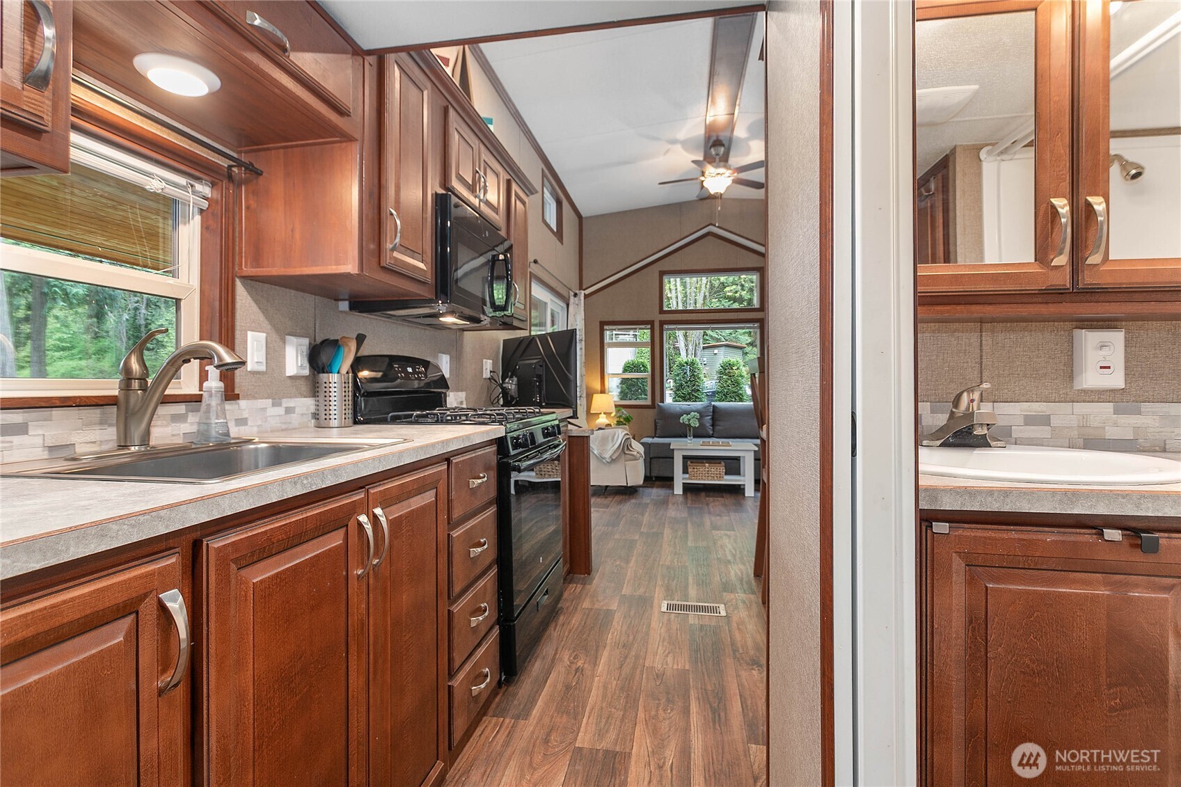 990 S Lake Whatcom Blvd 9 Property Photo 14