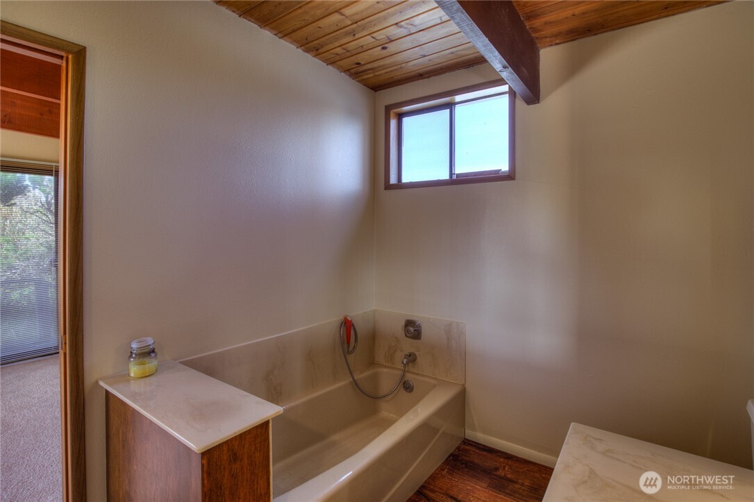 420 W Lough Lane Property Photo 24