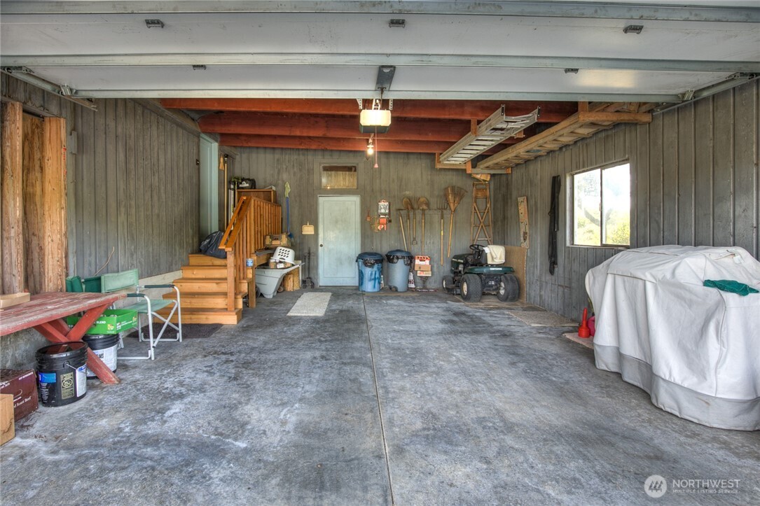 420 W Lough Lane Property Photo 30