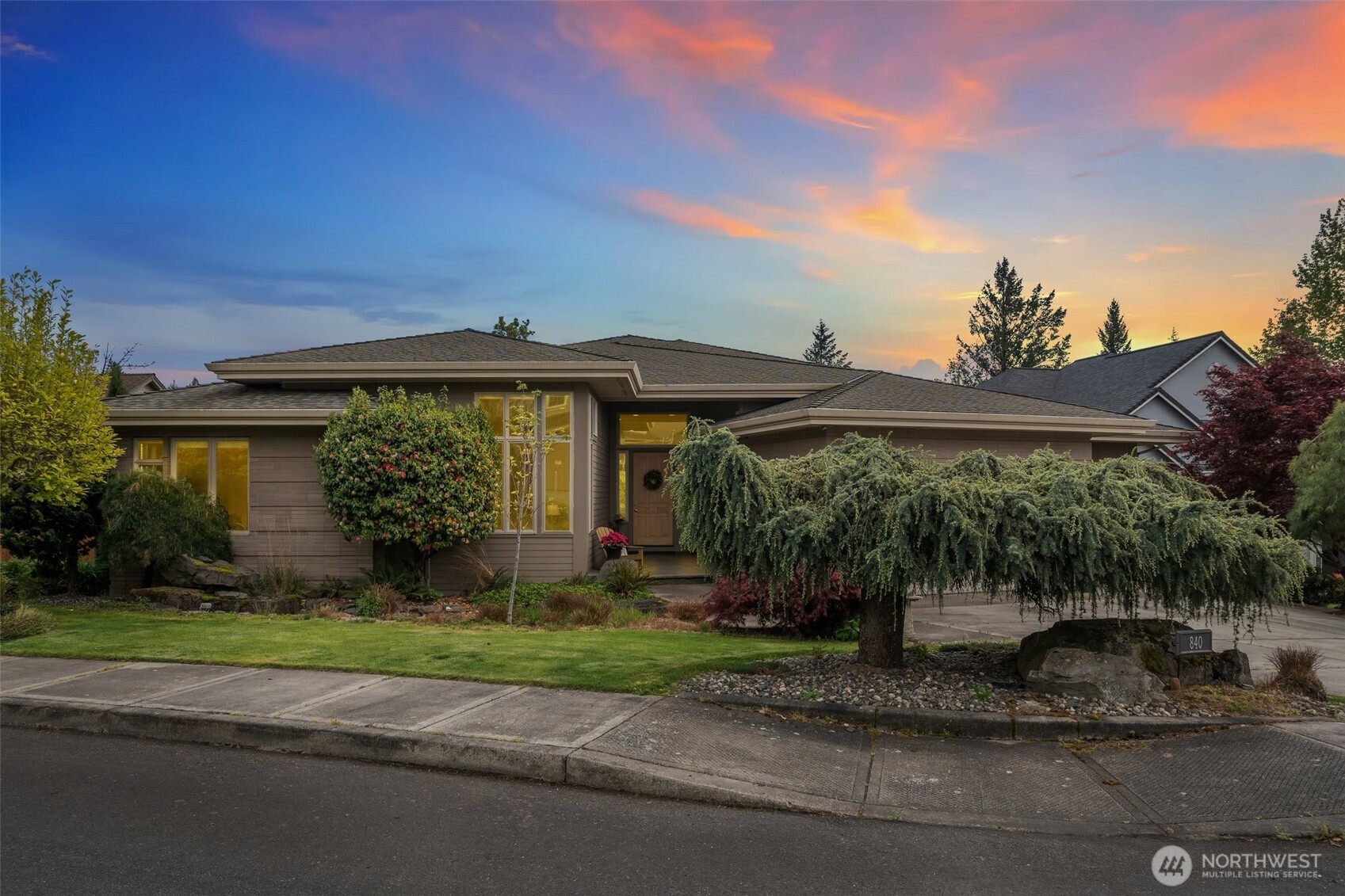 840 Nw Deerfern Loop Property Photo 1