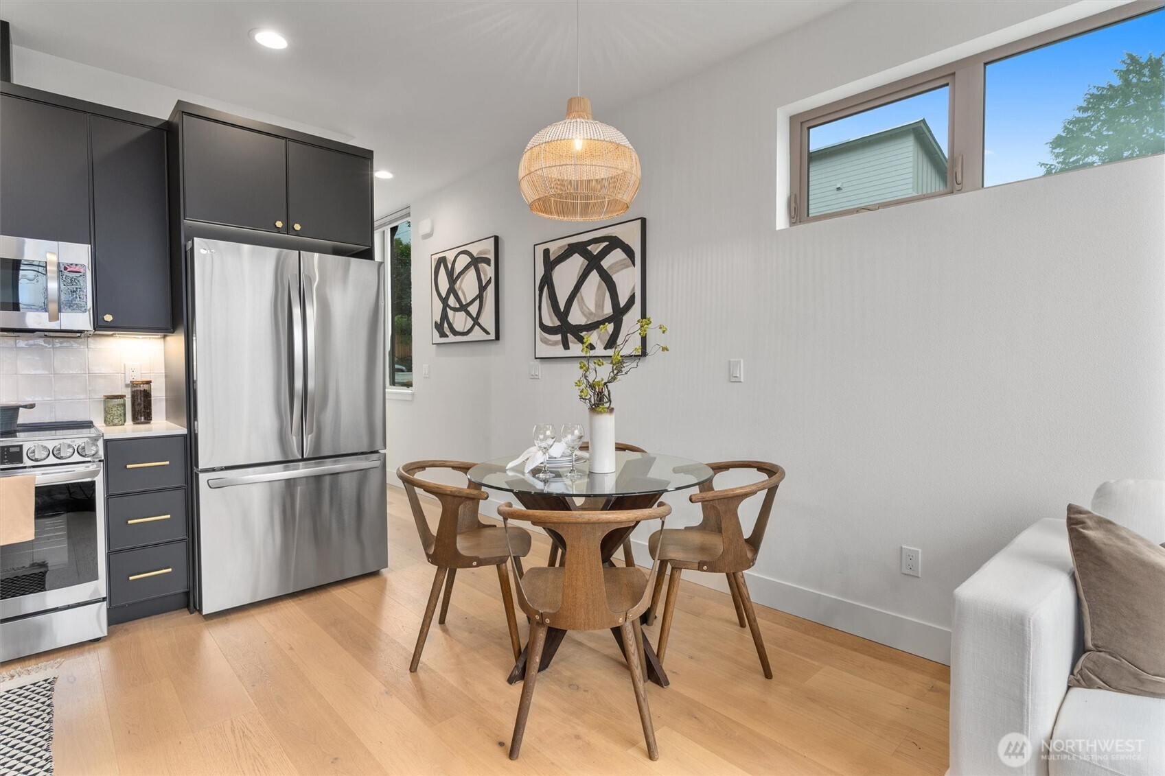 3205 B 37th Place Property Photo 8