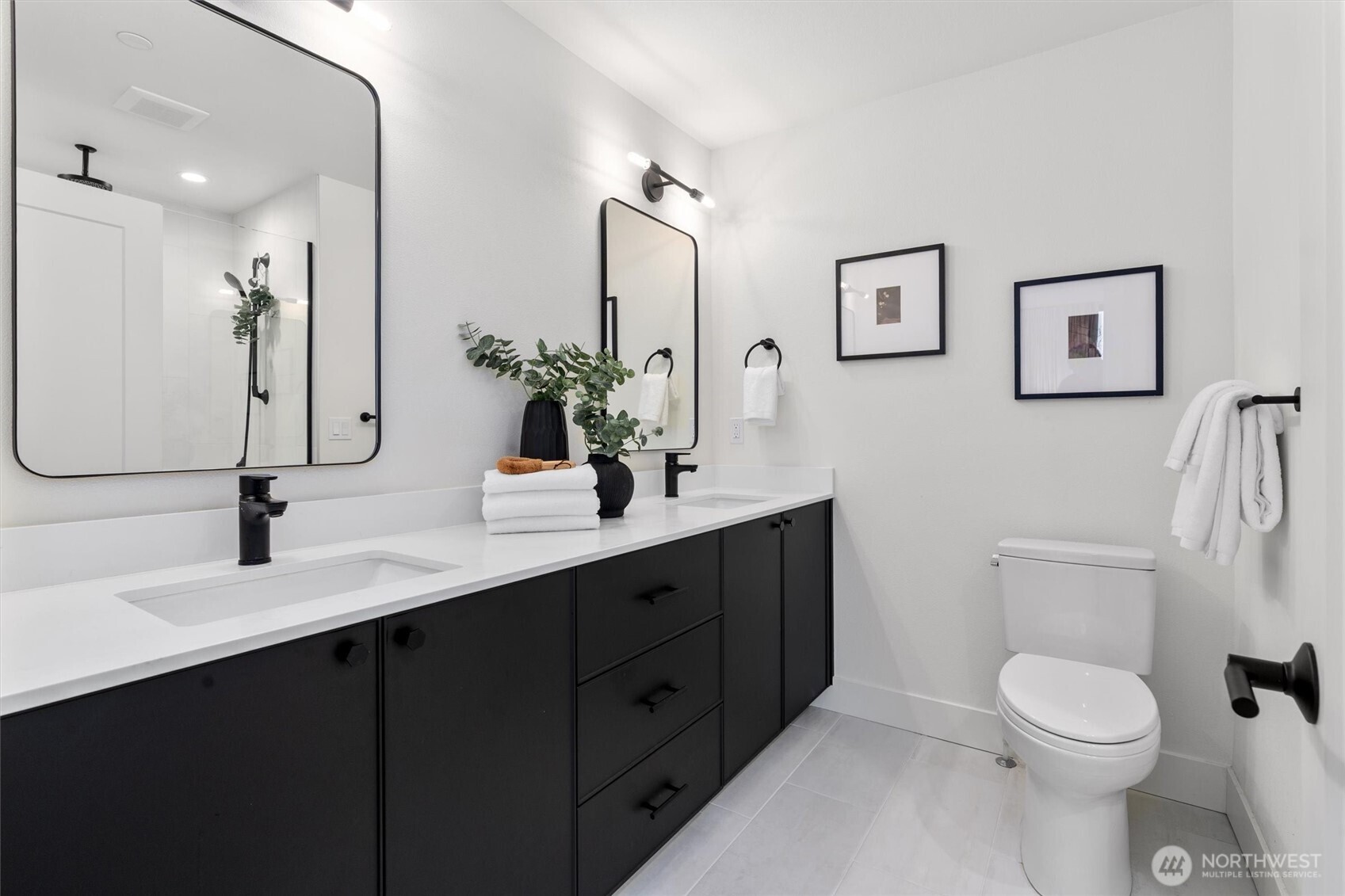 3205 B 37th Place Property Photo 14