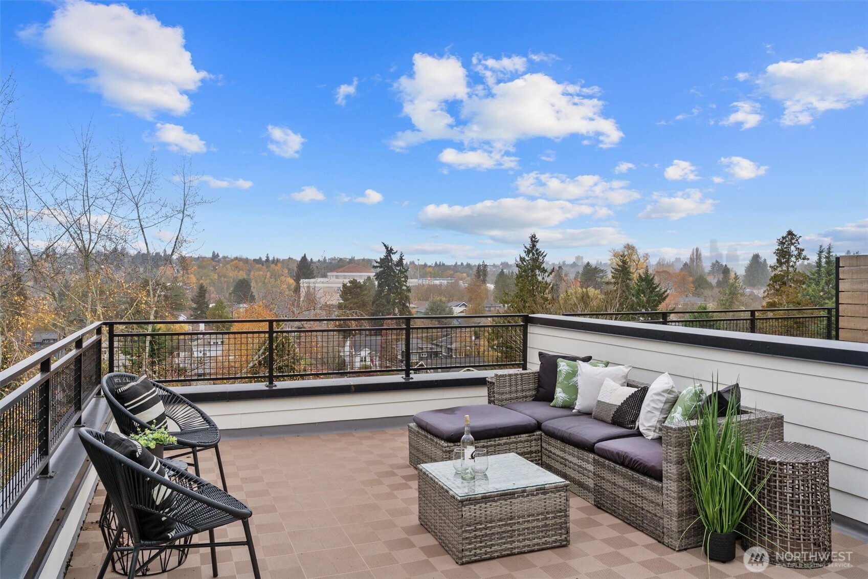 3205 B 37th Place Property Photo 22