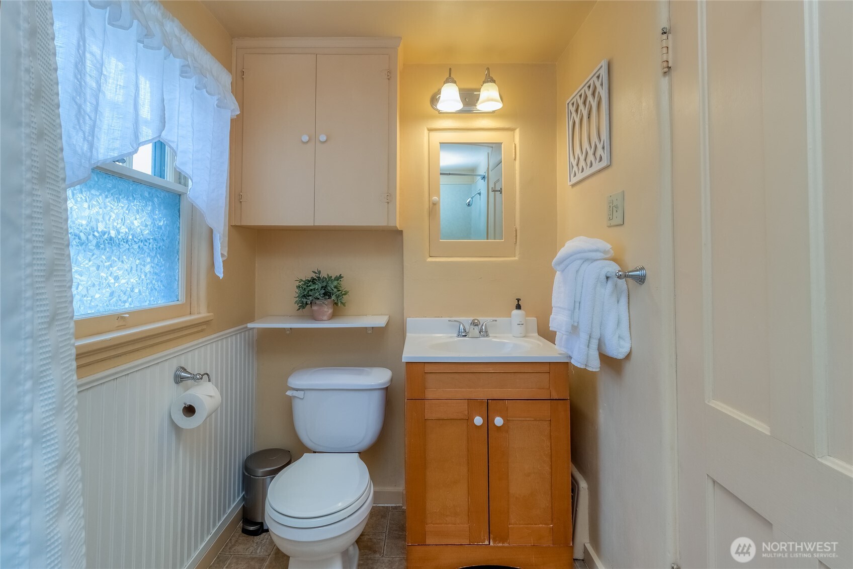 609 E Isaacs Avenue Property Photo 11