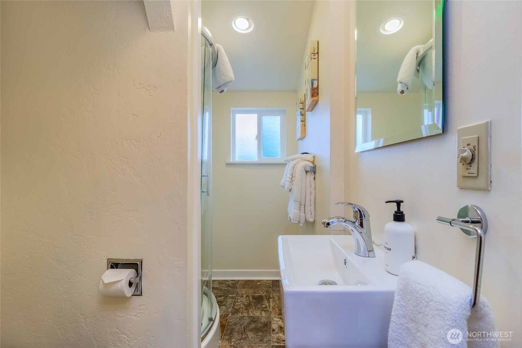 609 E Isaacs Avenue Property Photo 12