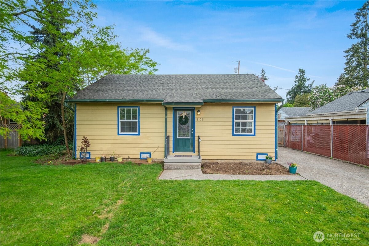 3108 E 25th Street Property Photo
