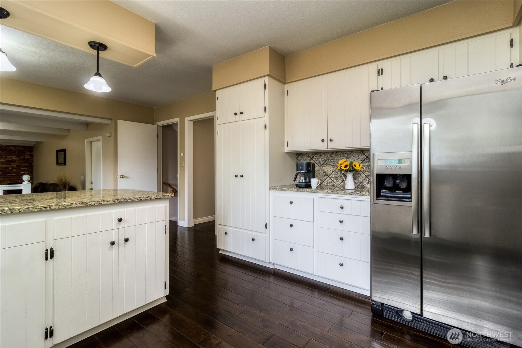 958 Abbott Rd Property Photo 5