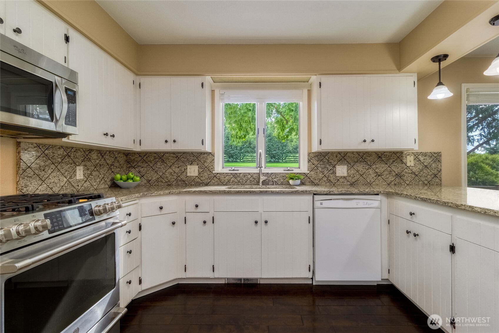 958 Abbott Rd Property Photo 6