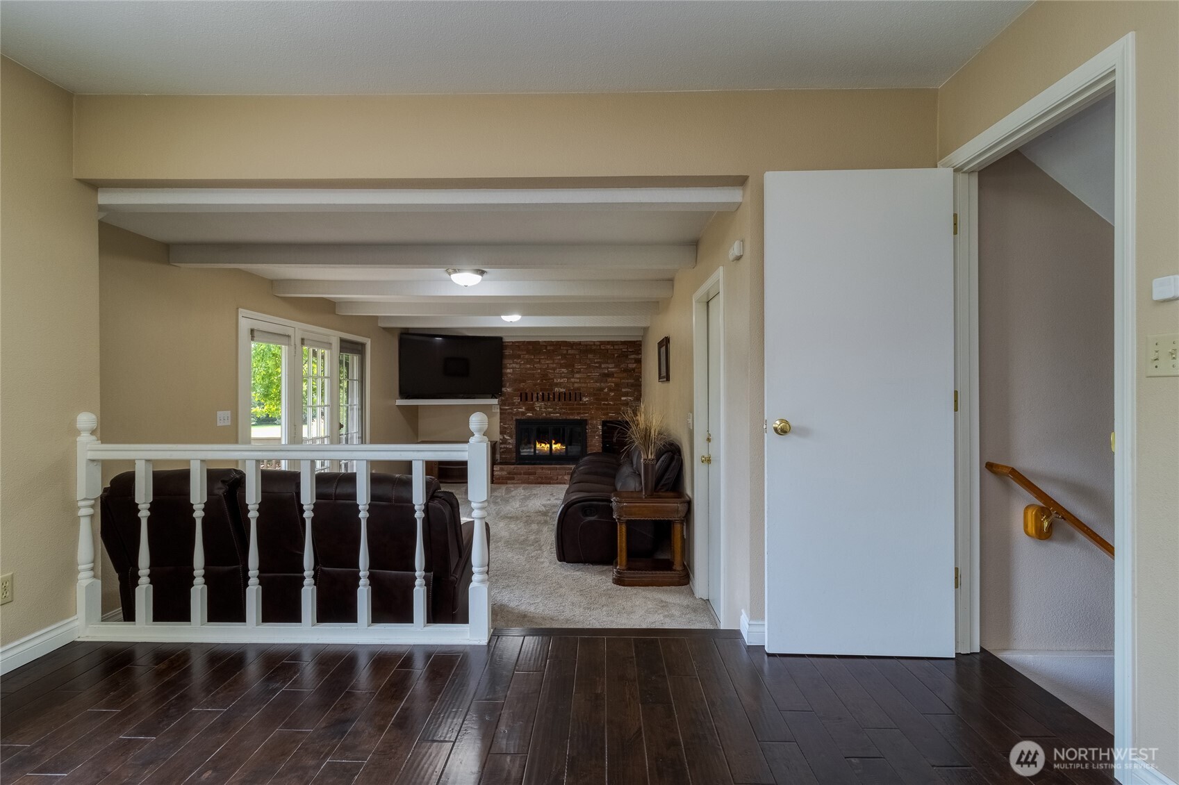 958 Abbott Rd Property Photo 8