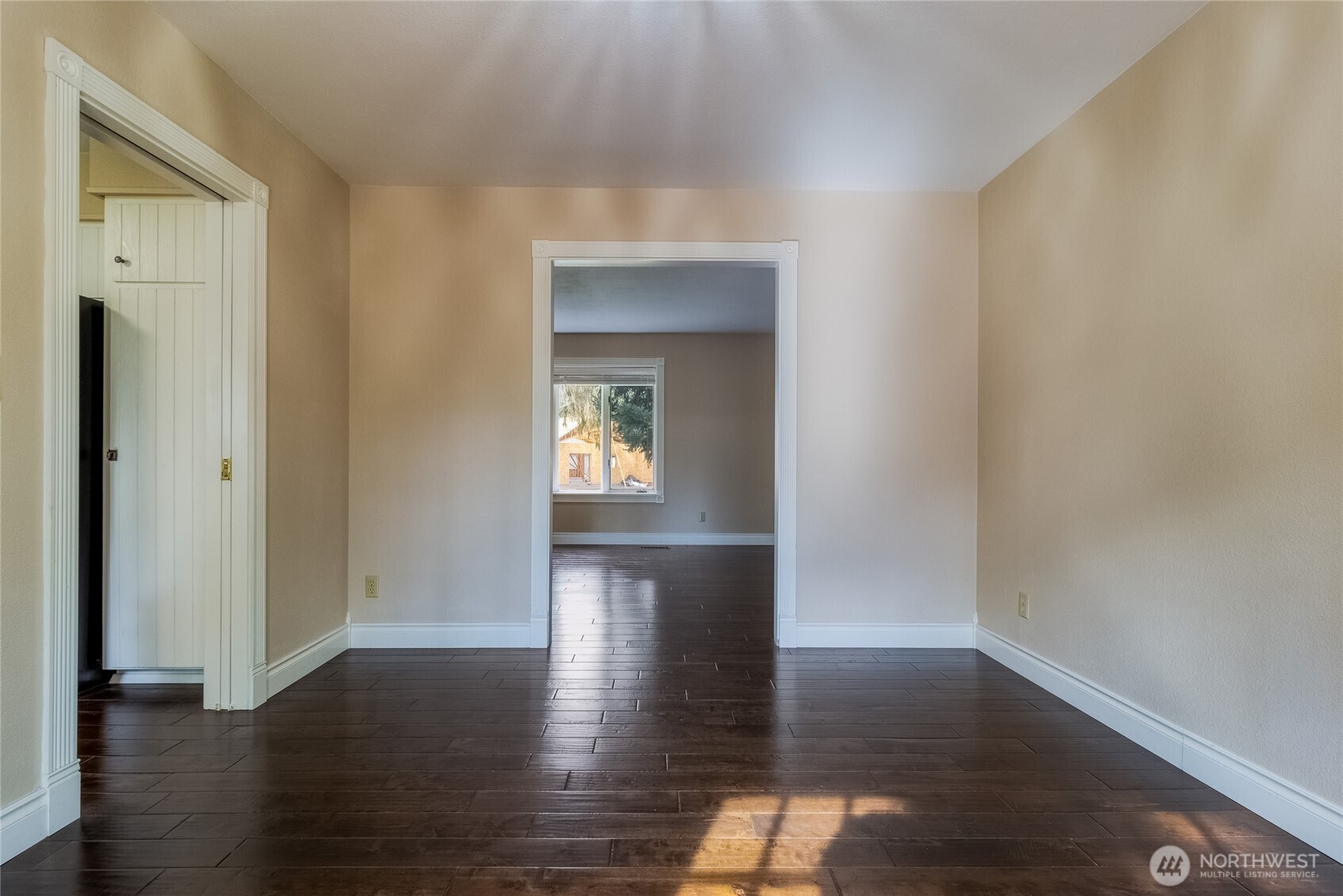 958 Abbott Rd Property Photo 10