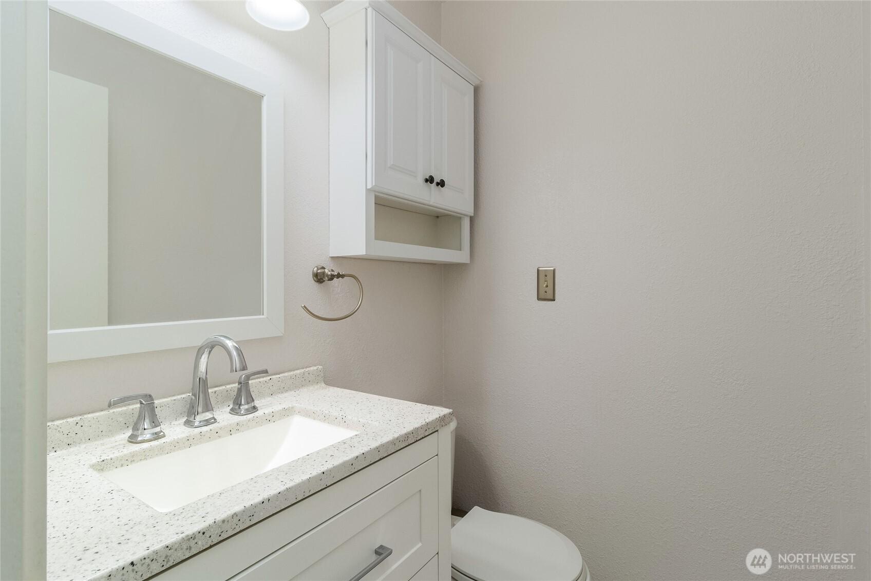 958 Abbott Rd Property Photo 11