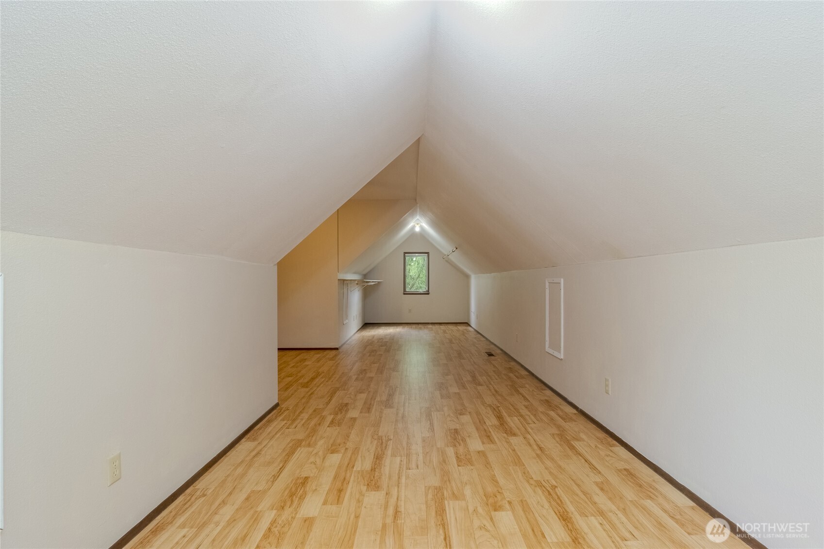 958 Abbott Rd Property Photo 16