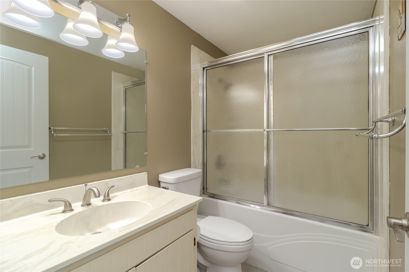 958 Abbott Rd Property Photo 19