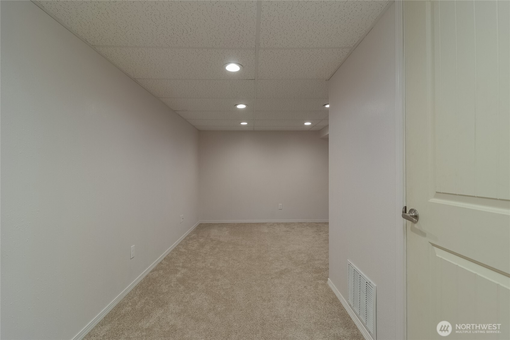 958 Abbott Rd Property Photo 22