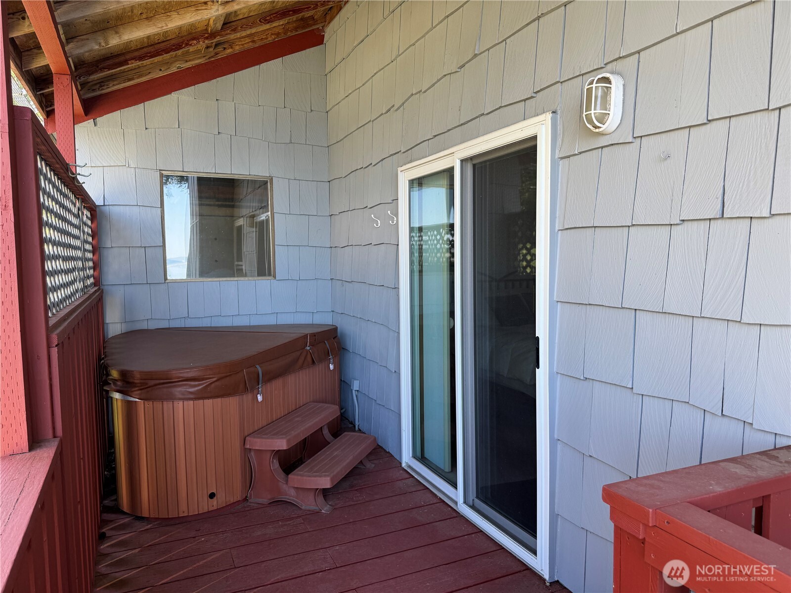 810 Rhododendron Lane Property Photo 10