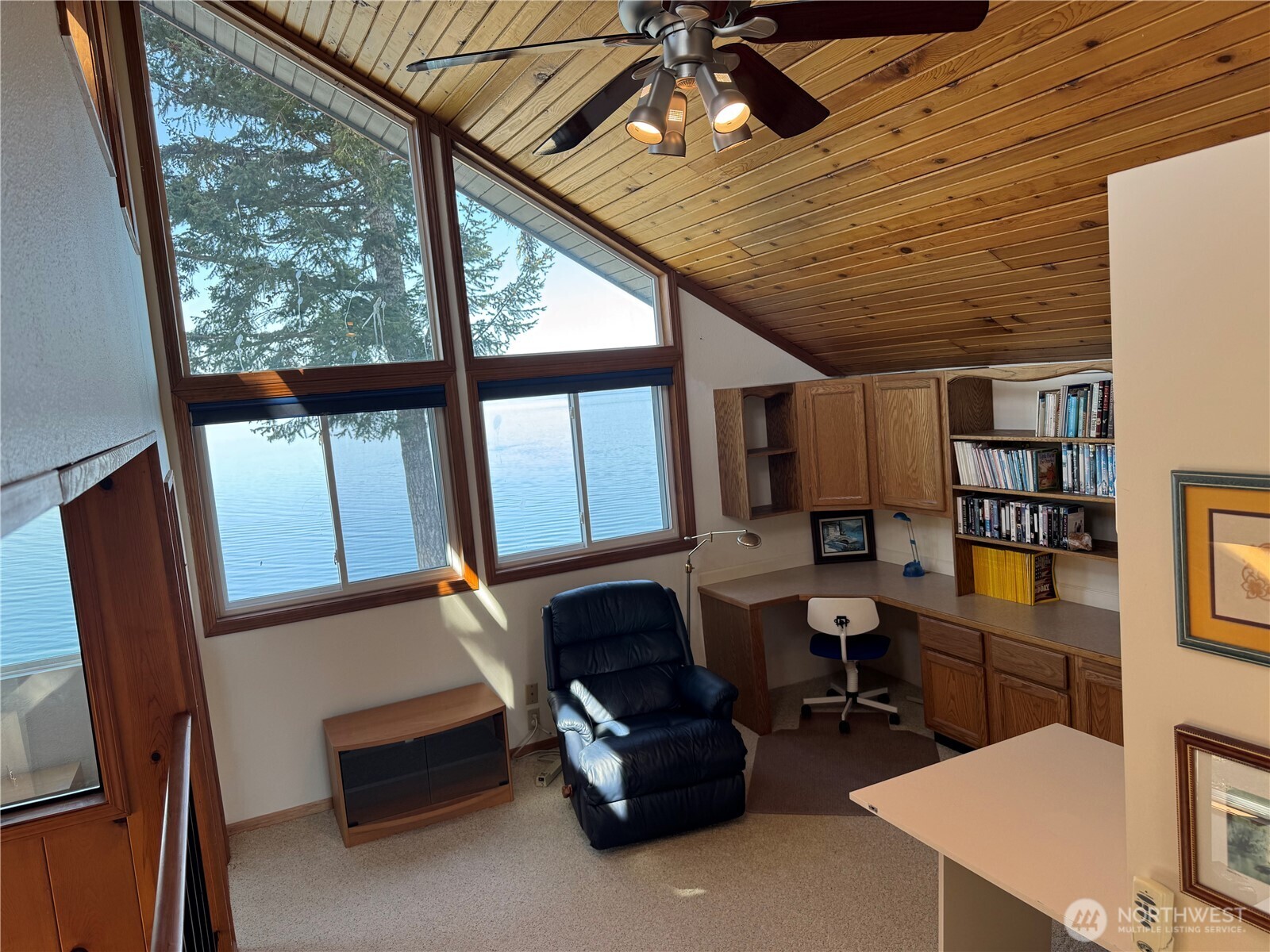810 Rhododendron Lane Property Photo 14