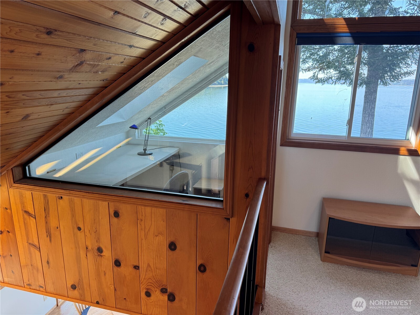 810 Rhododendron Lane Property Photo 16