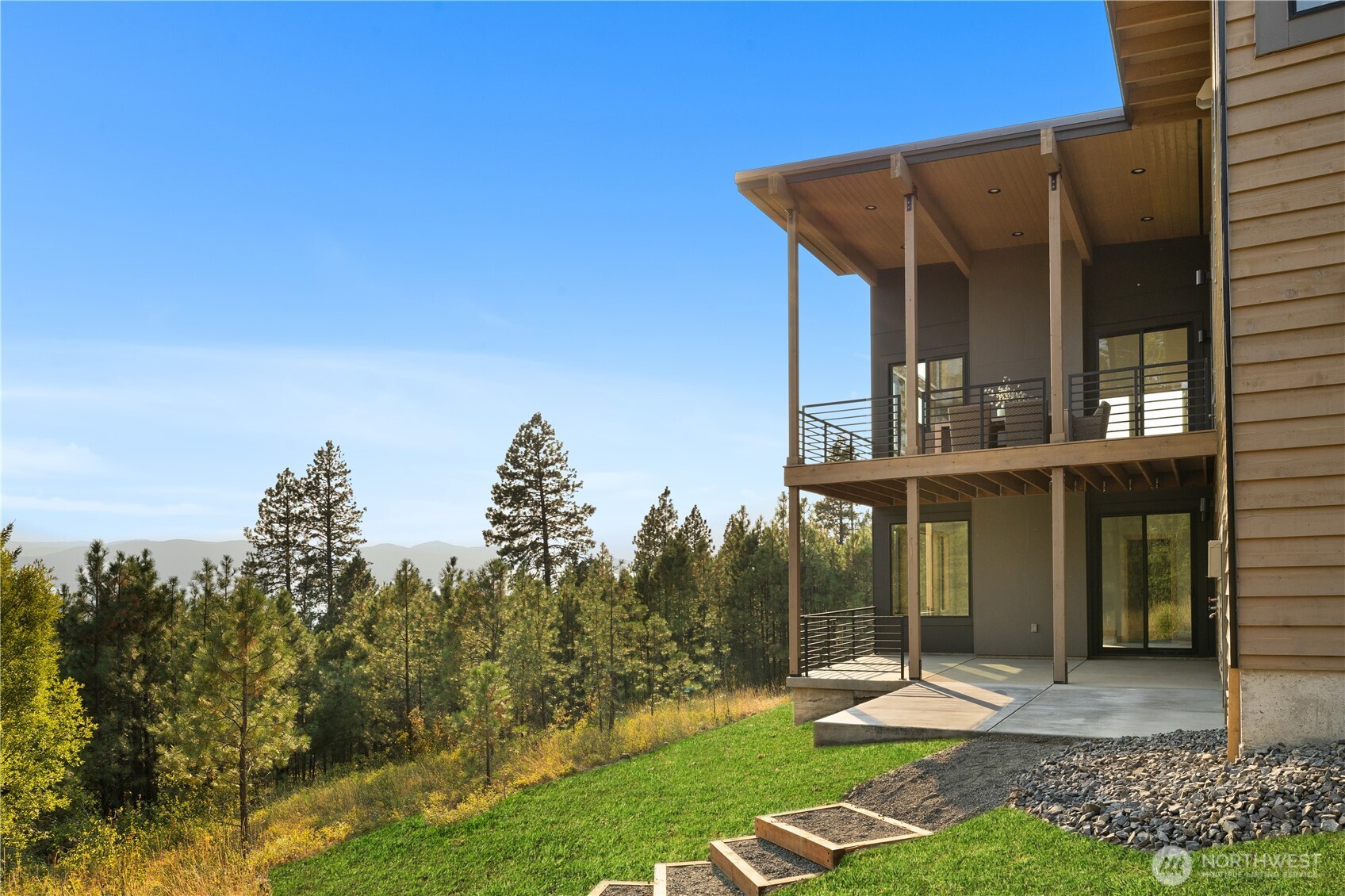 1721 Forest Ridge Drive Property Photo 8