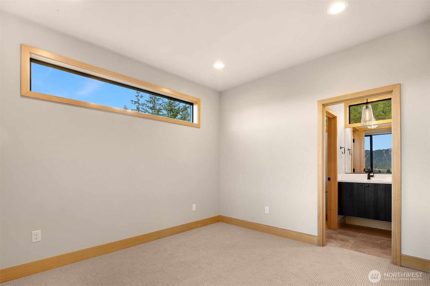 1721 Forest Ridge Drive Property Photo 27