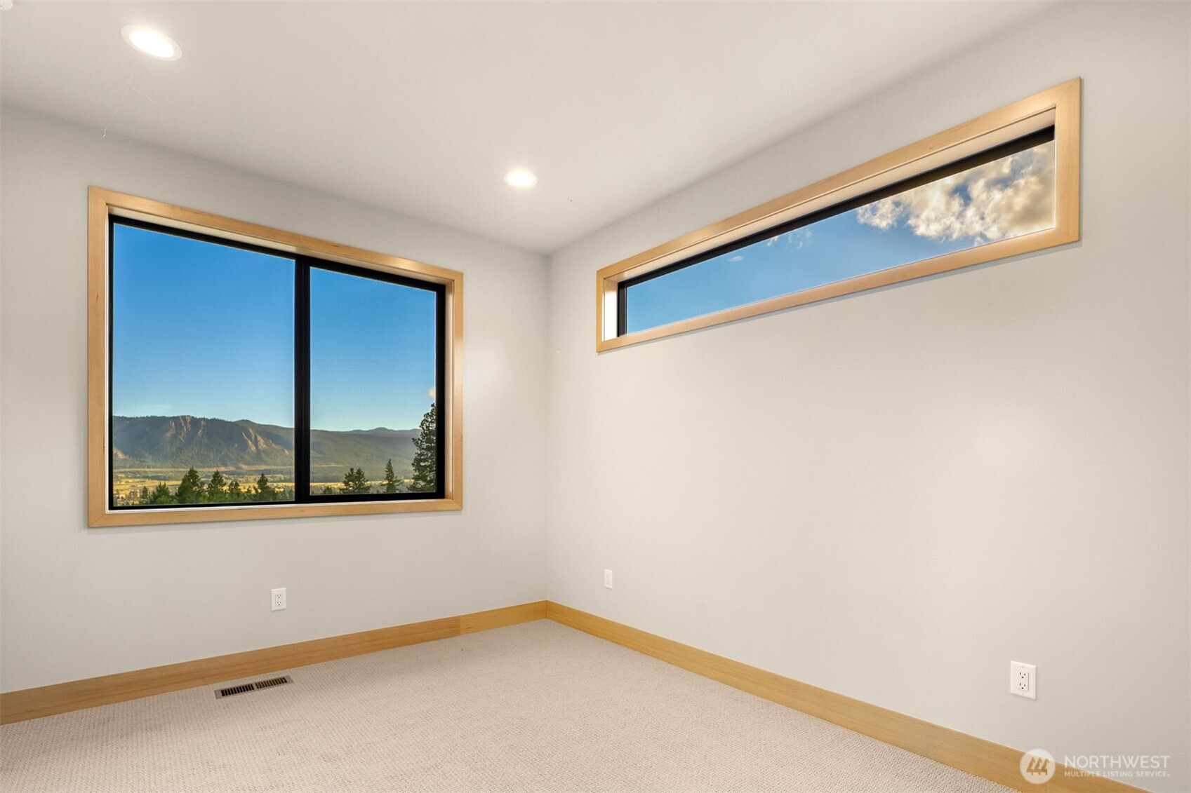 1721 Forest Ridge Drive Property Photo 28
