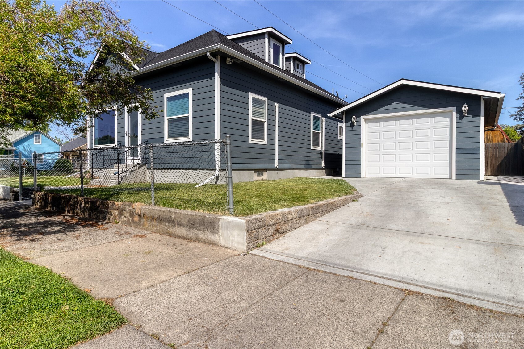 442 N 7th Property Photo