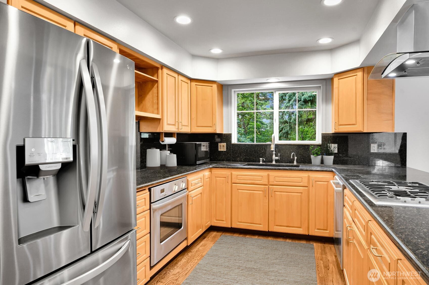 25043 Se Mirrormont Boulevard Property Photo 10