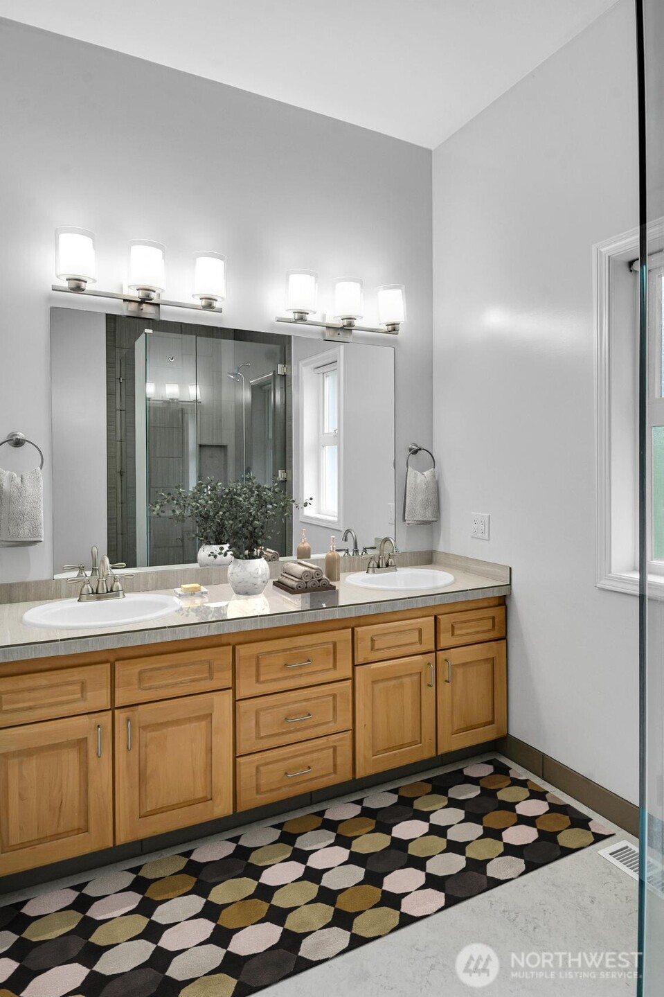 25043 Se Mirrormont Boulevard Property Photo 18