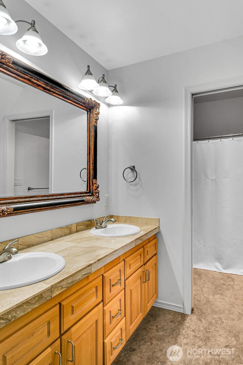 25043 Se Mirrormont Boulevard Property Photo 24