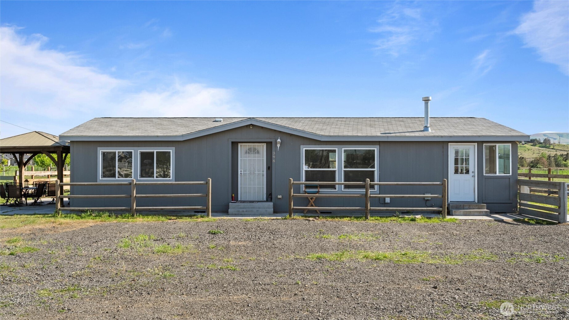 398 Balm St. Property Photo 4