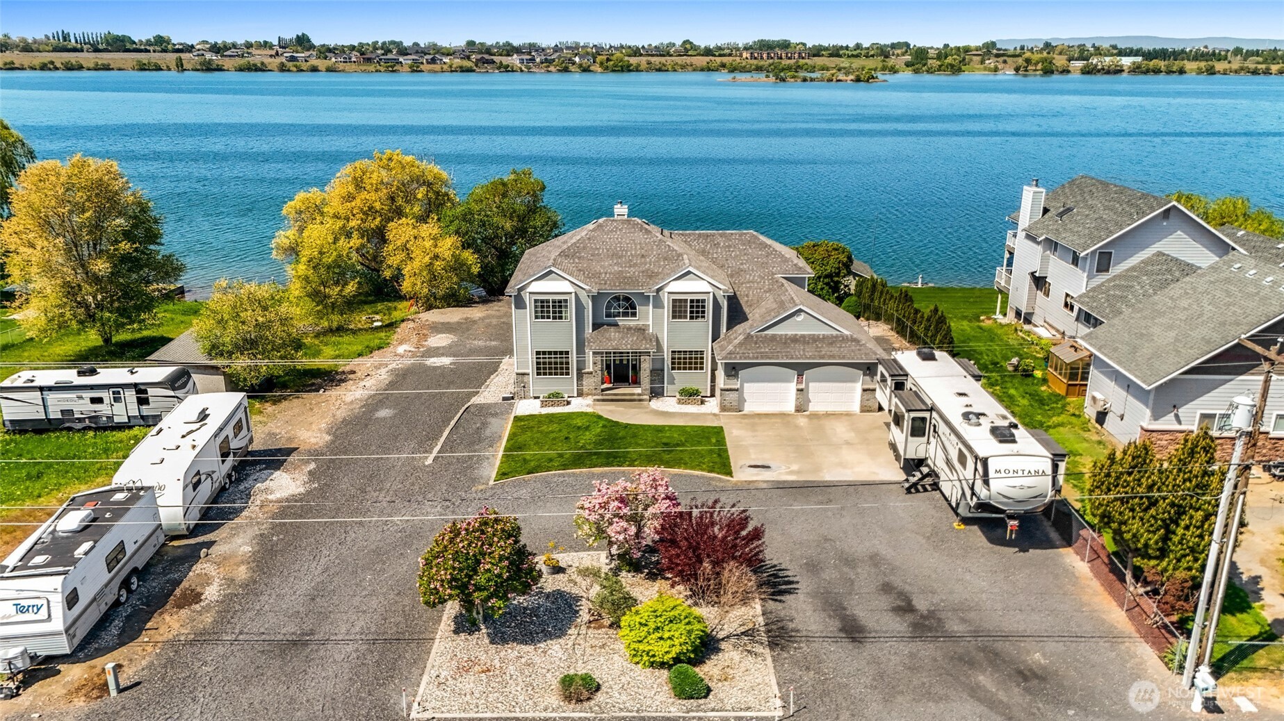 4114 Shorecrest Drive Property Photo 1