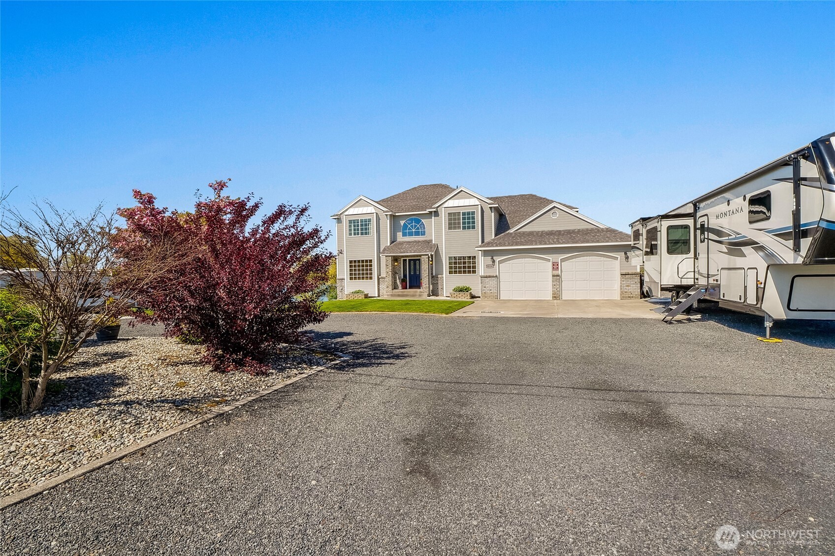 4114 Shorecrest Drive Property Photo 3
