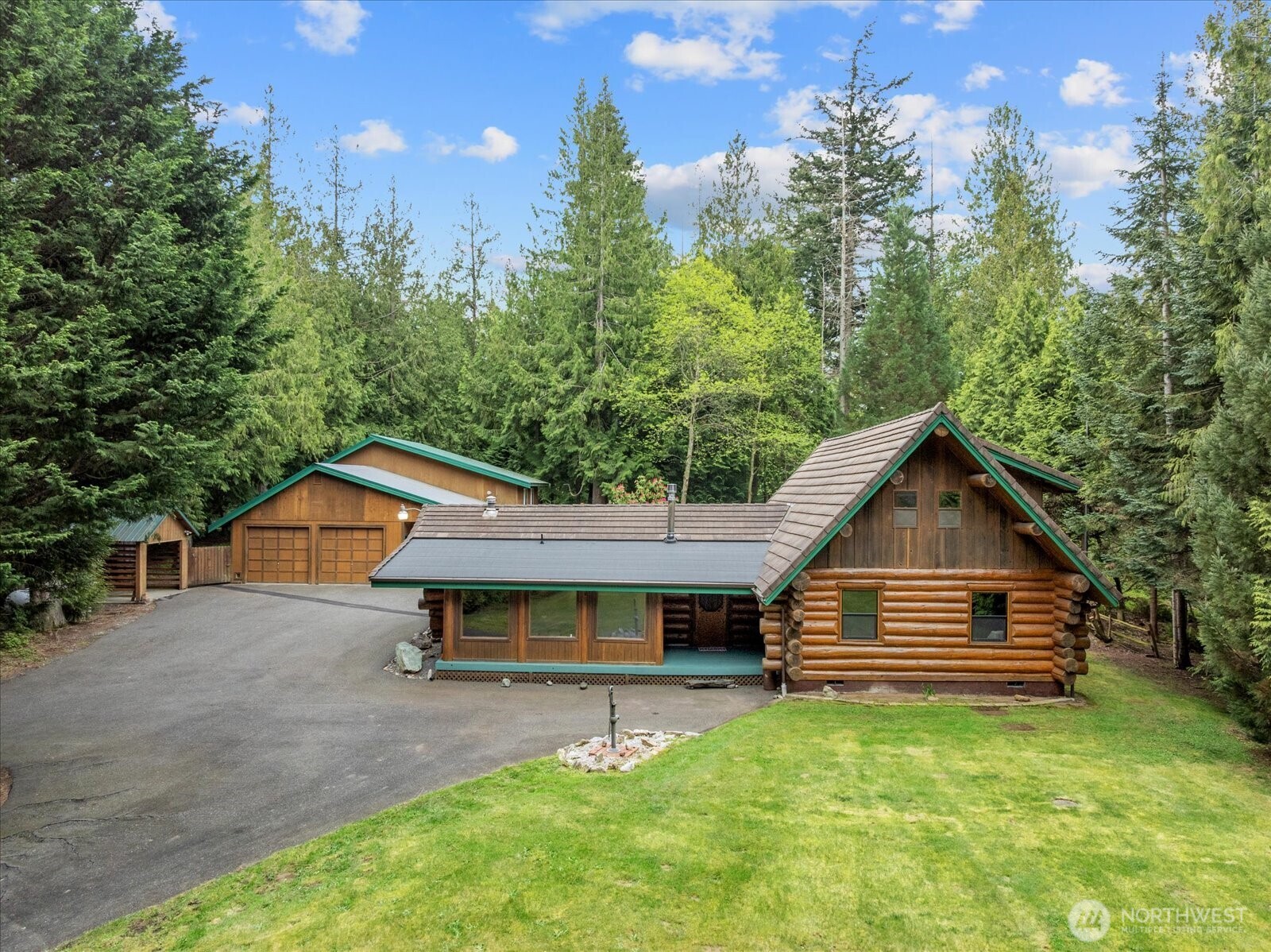 1321 E Smith Road Property Photo