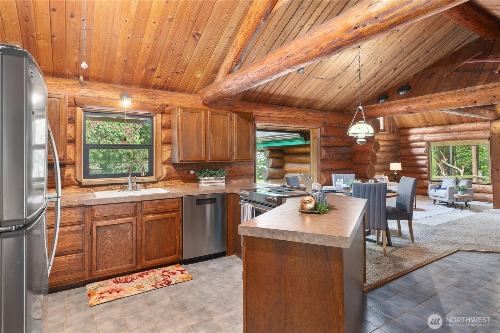 1321 E Smith Road Property Photo 6