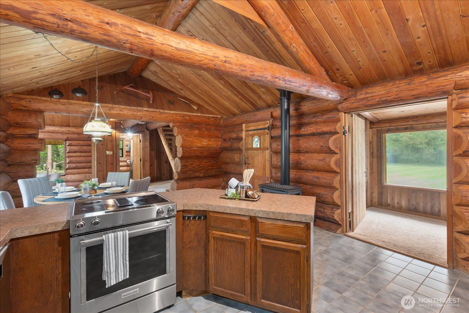 1321 E Smith Road Property Photo 7