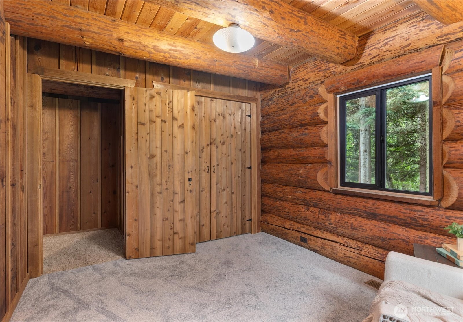 1321 E Smith Road Property Photo 12